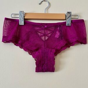 VS| NEW Purple Cheeky Panty Mesh Chantilly Lace Trim w/Crisscross Back Sz L NWT
